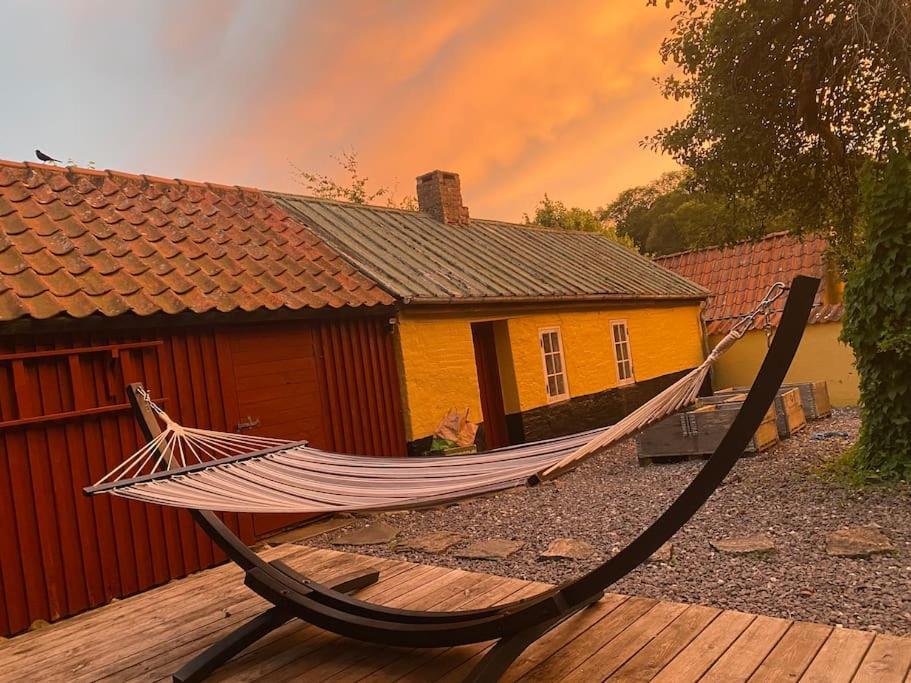 Idyllisk, Historisk Byhus Ved Fjorden I Mariager Экстерьер фото